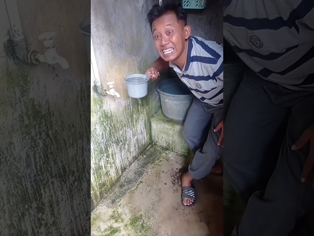 adik mandi dingin #shorts #funny #trending #viralshorts