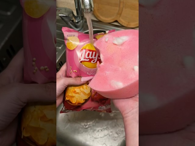 Miren esta ingeniosa idea de comer papitas😨 #shorts #viral