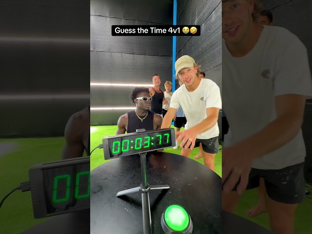 Guess the time 4v1 🤣🤝 First to 3!