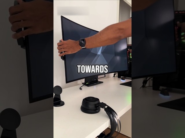 This monitor can change its shape!