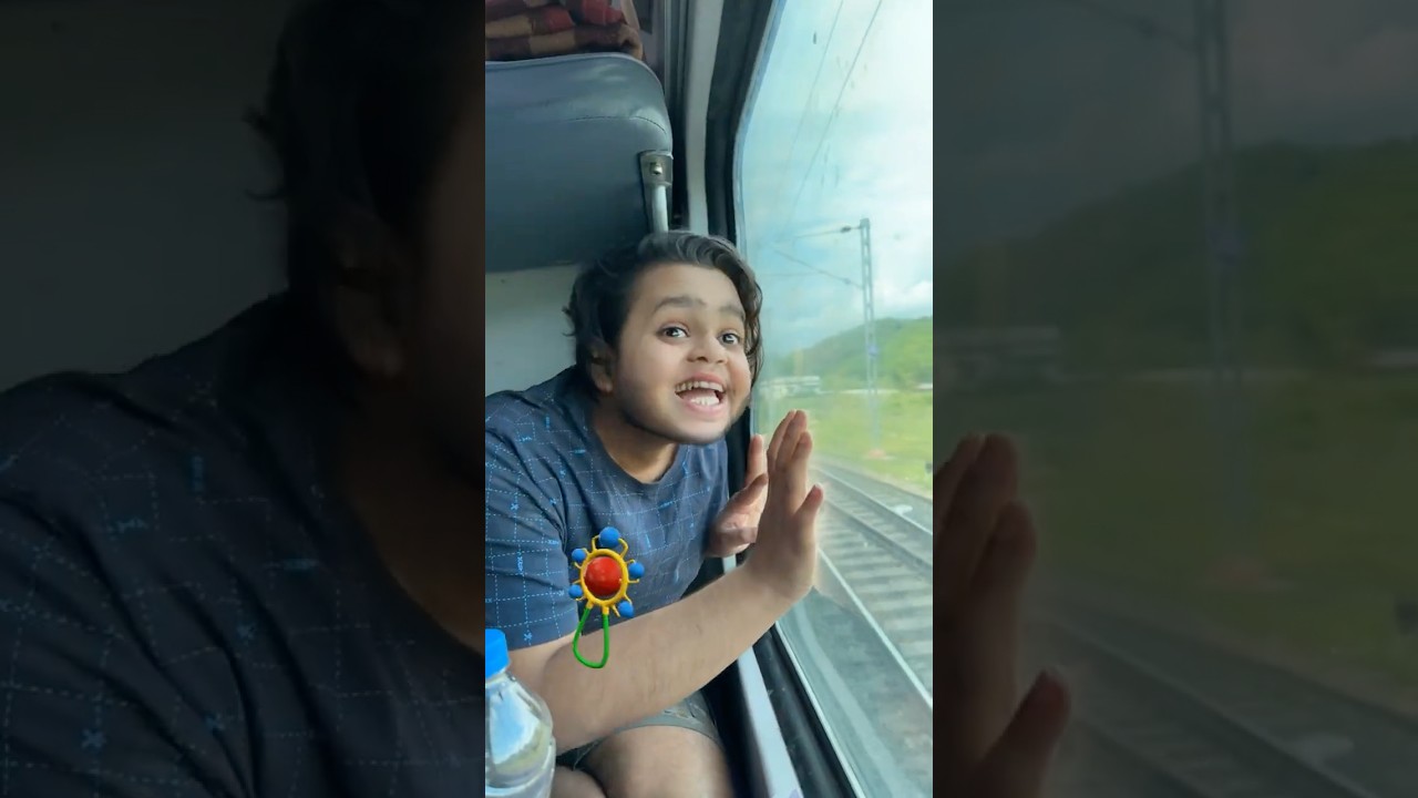 Tillu in Train😂🚂 #shorts #comedy #funny #olidavines