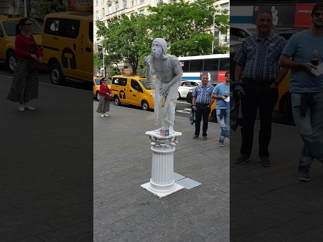 New York street performer #nyc #streetperformer #livingstatue #newyork